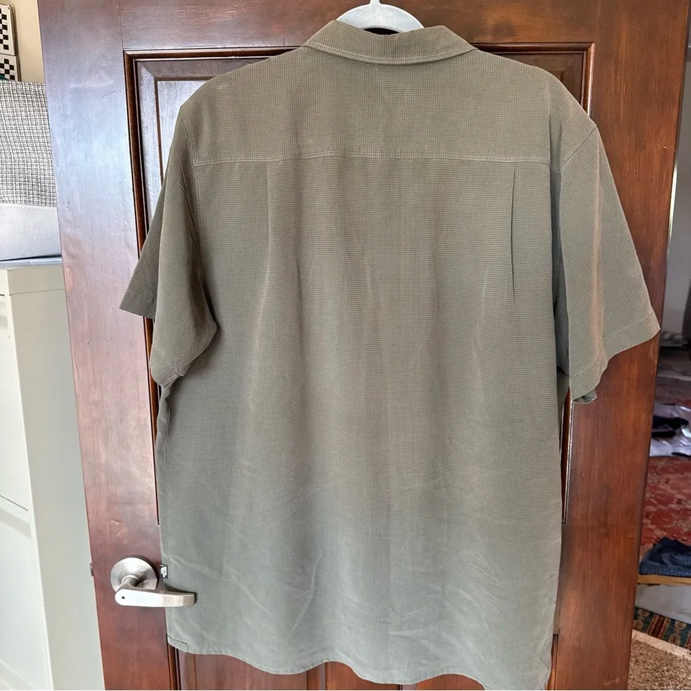 Vintage The North Face Men's Olive Short-Sleeve Button-Down Shirt